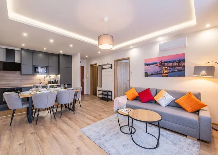 Ultra Central - New Modern Apartment